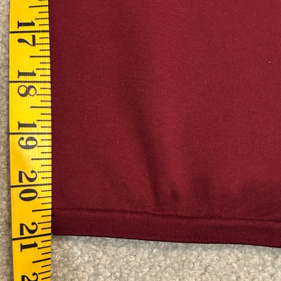 Fabletics XL High-Waisted Seamless Stripe 7/8 Pant and Poppy Seamless Sports Bra - Picture 12 of 16